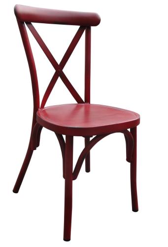 La chaise d'extérieur rouge Cross